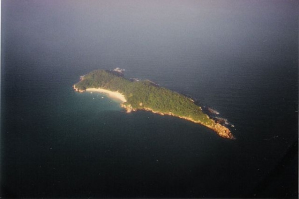 Ilha em frente  Florianpolis vista do Avio