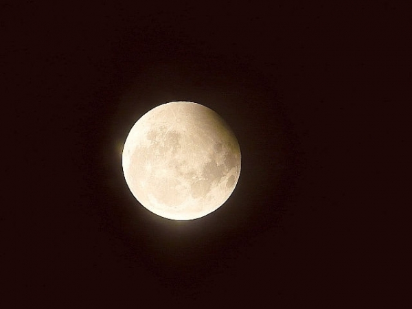 Eclipse lunar parcial - 16/08/2008 - Sada da umbra