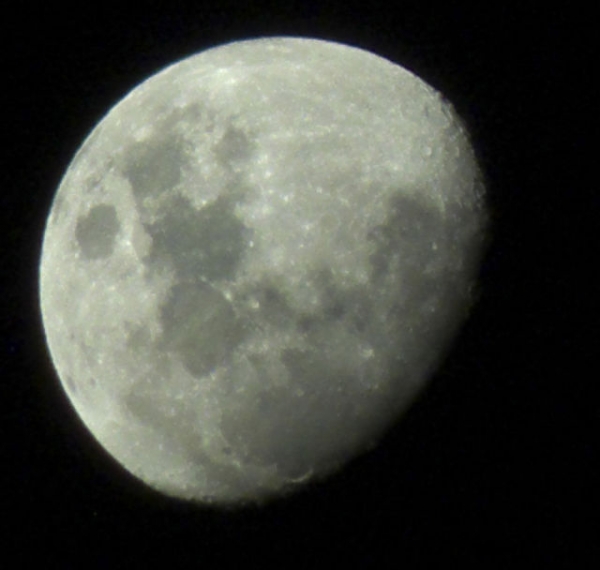 Lua crescente sobre Itana - MG