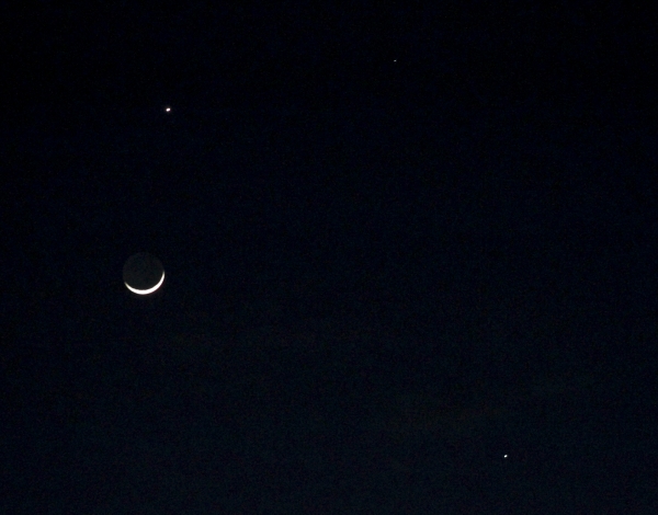 Conjuno Venus e Jupiter com a Lua e Regulus
