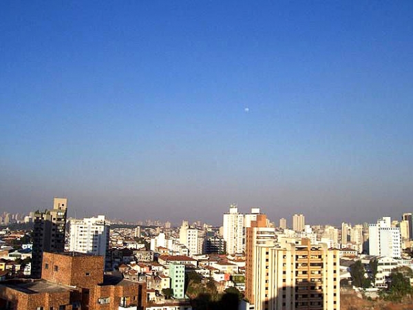 Poluição no céu azul de São Paulo