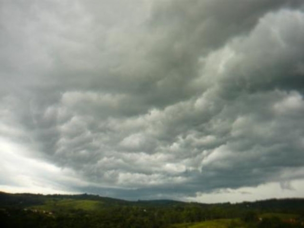 Nuvens em São Roque, SP