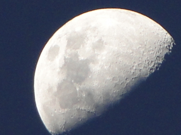 Outra foto da Lua no final da tarde