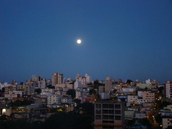 Lua cheia em Belo Horizonte