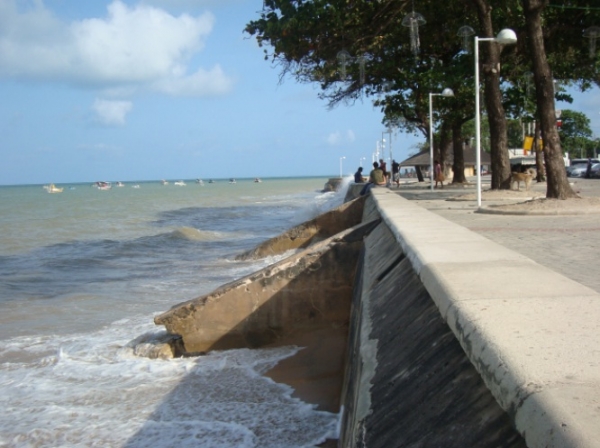 Mar ameaça Tambaú