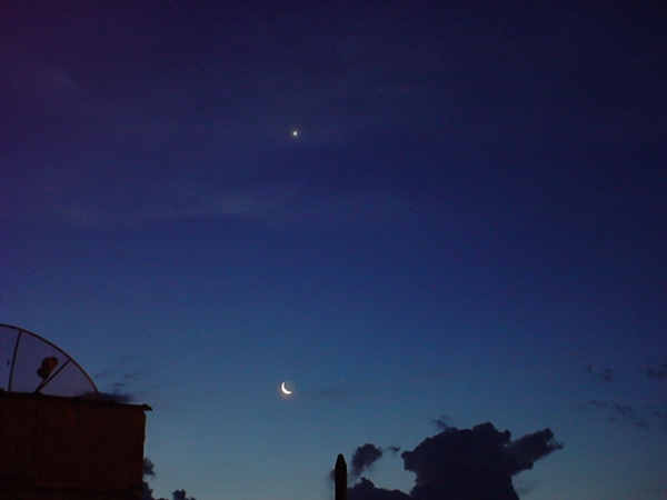 Lua e o Planeta Vênus sob o céu de Valença em 25 de janeiro de 2012