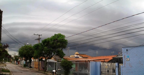 Nuvem ameaçadora avança sobre Jundiaí-SP