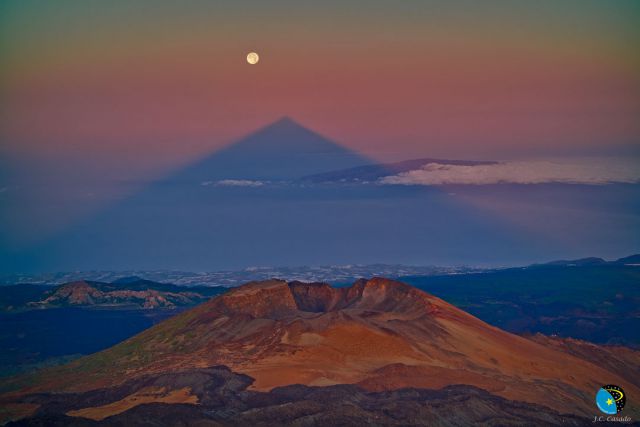 Pico Viejo, Monte Teide, Ilhas Canrias, Espanha. Crdito da imagem: Juan Carlos Casado / NASA.