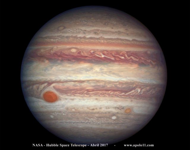 Planeta Jpiter e a Grande Mancha Vermelha, registrada pelo Telescpio Espacial Hubble, em abril de 2017. Compare o tamanho e as feies da GMV com a registrada pelo astrnomo amador David Maia Santos, abaixo.