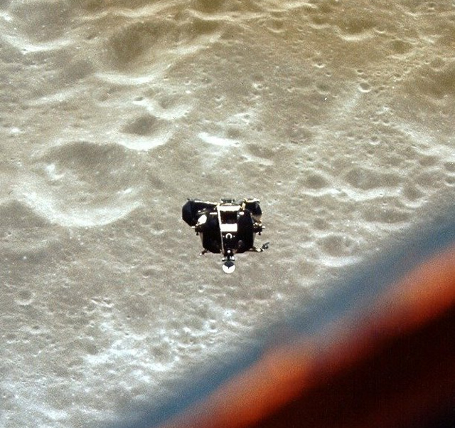 Mdulo lunar Scooby, fotografado a partir do mdulo Charlie Brown, em maio de 1969.