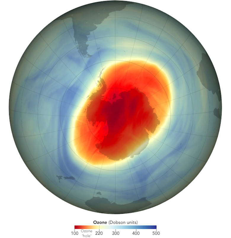 Esse mapa mostra o tamanho e formato do buraco na camada de oznio sobre o polo sul terrestre em 5 de outubro de 2022, quando atingiu o maior tamanho em um nico dia no ano. Crdito: NASA Earth Observatory/Joshua Stevens