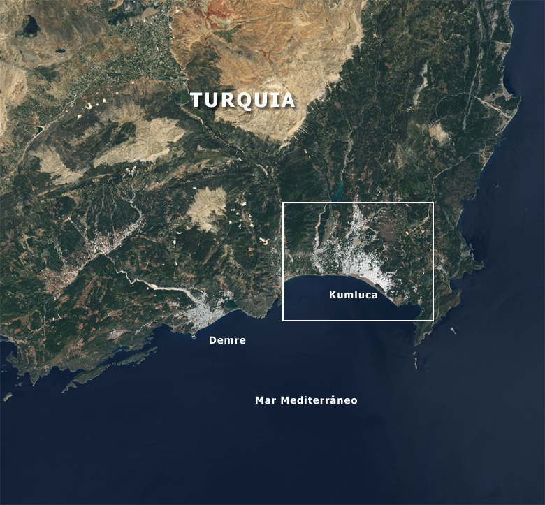 Sudoeste da Turquia visto pelo satlite Landsat 8 em 19 de maio de 2021. Na cena podemos ver dezenas de quilmetros de rea agrcola repletas de estufas plsticas.<BR>